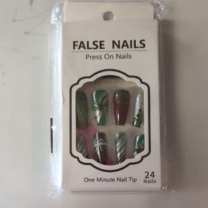 Festive Green and Red Press On Nails